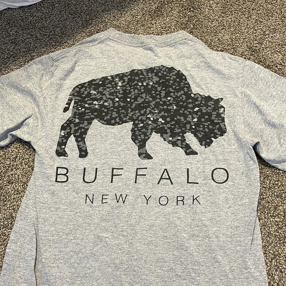 buffalo tshirt - Picture 2 of 2